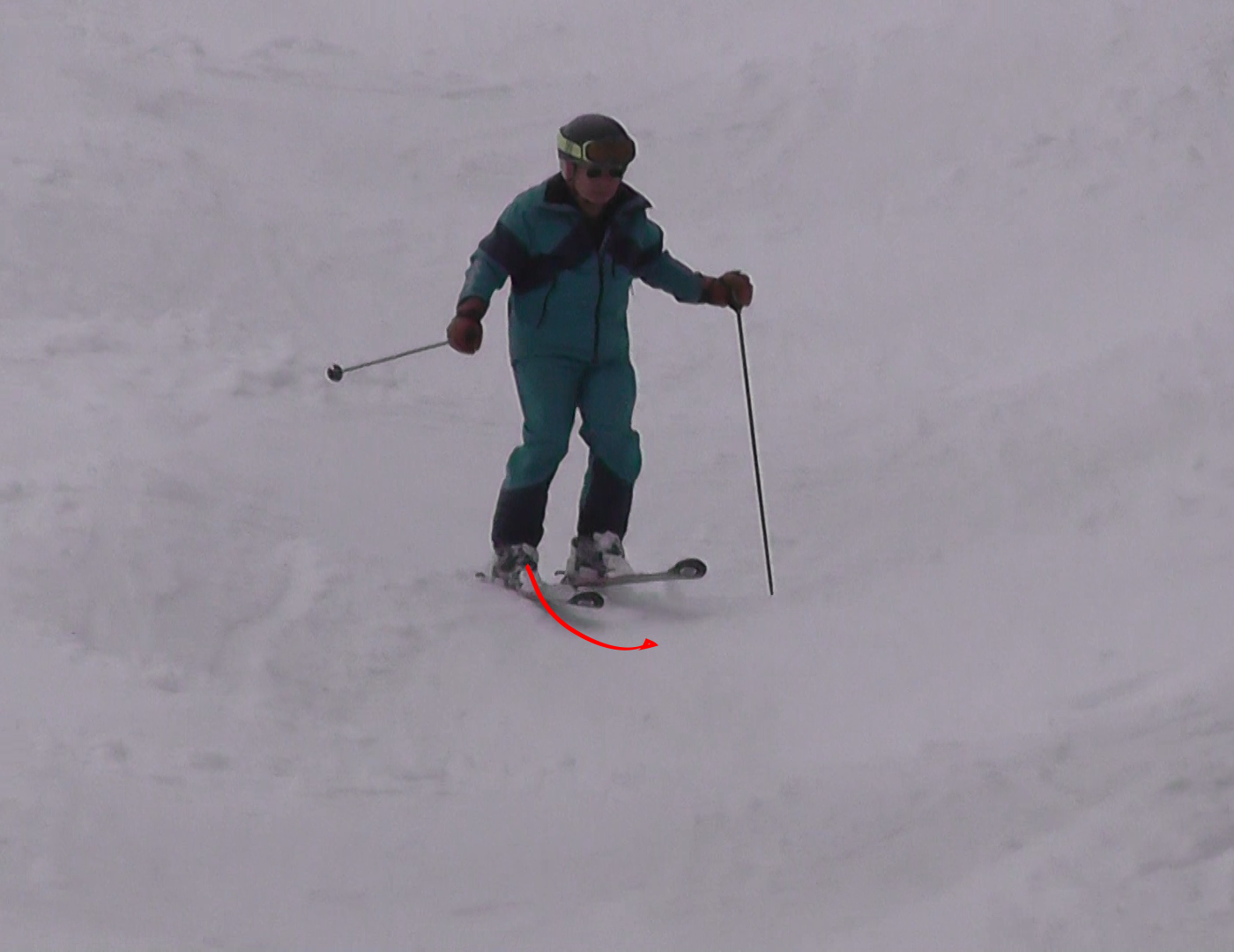 テールを押出し山に切上がる